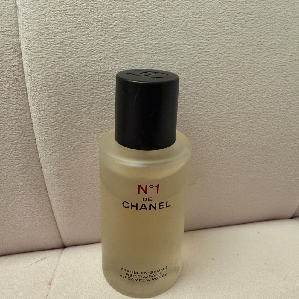 No. 1 de Chanel Red Camelia Revitalizing Serum-in-Mist 50ml/1.7oz